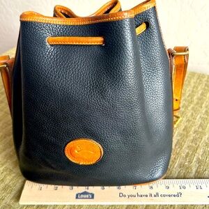Vintage Dooney & Bourke Classic Pebble Leather Drawstring Bucket Bag Purse